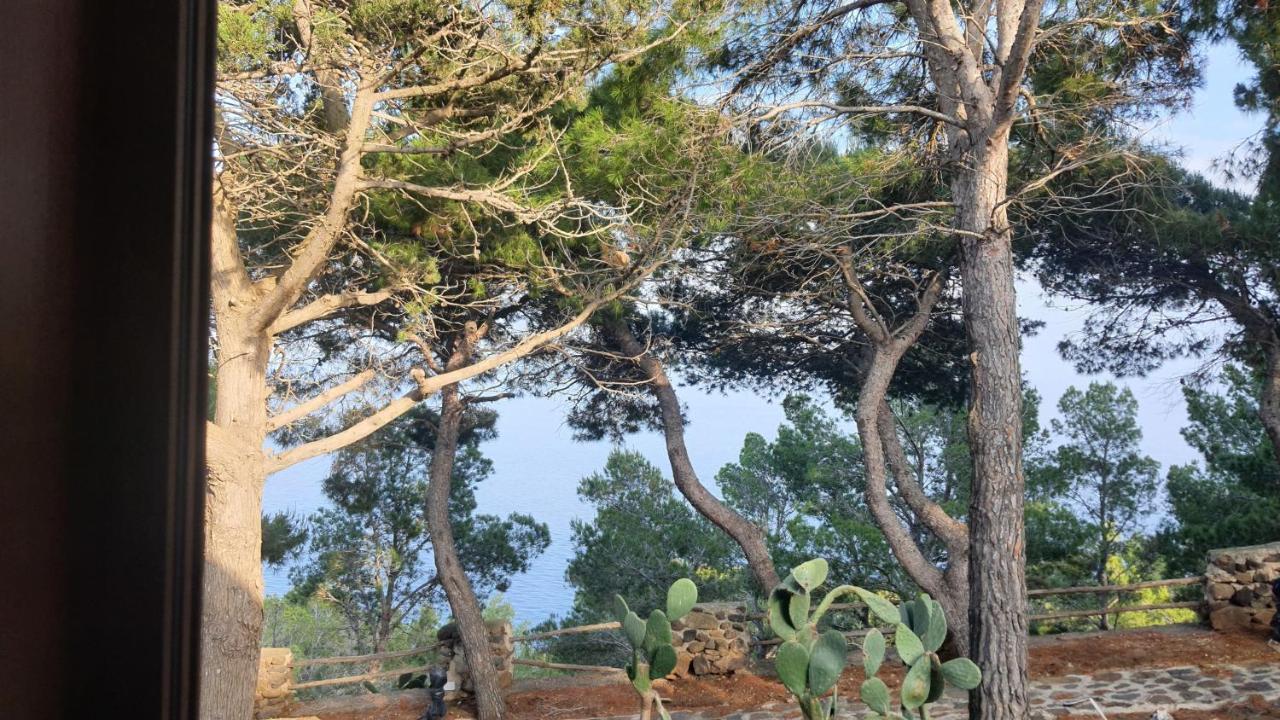 Hotel Sotto La Torre E Sopra Il Porticciolo à Isola di Ustica Extérieur photo