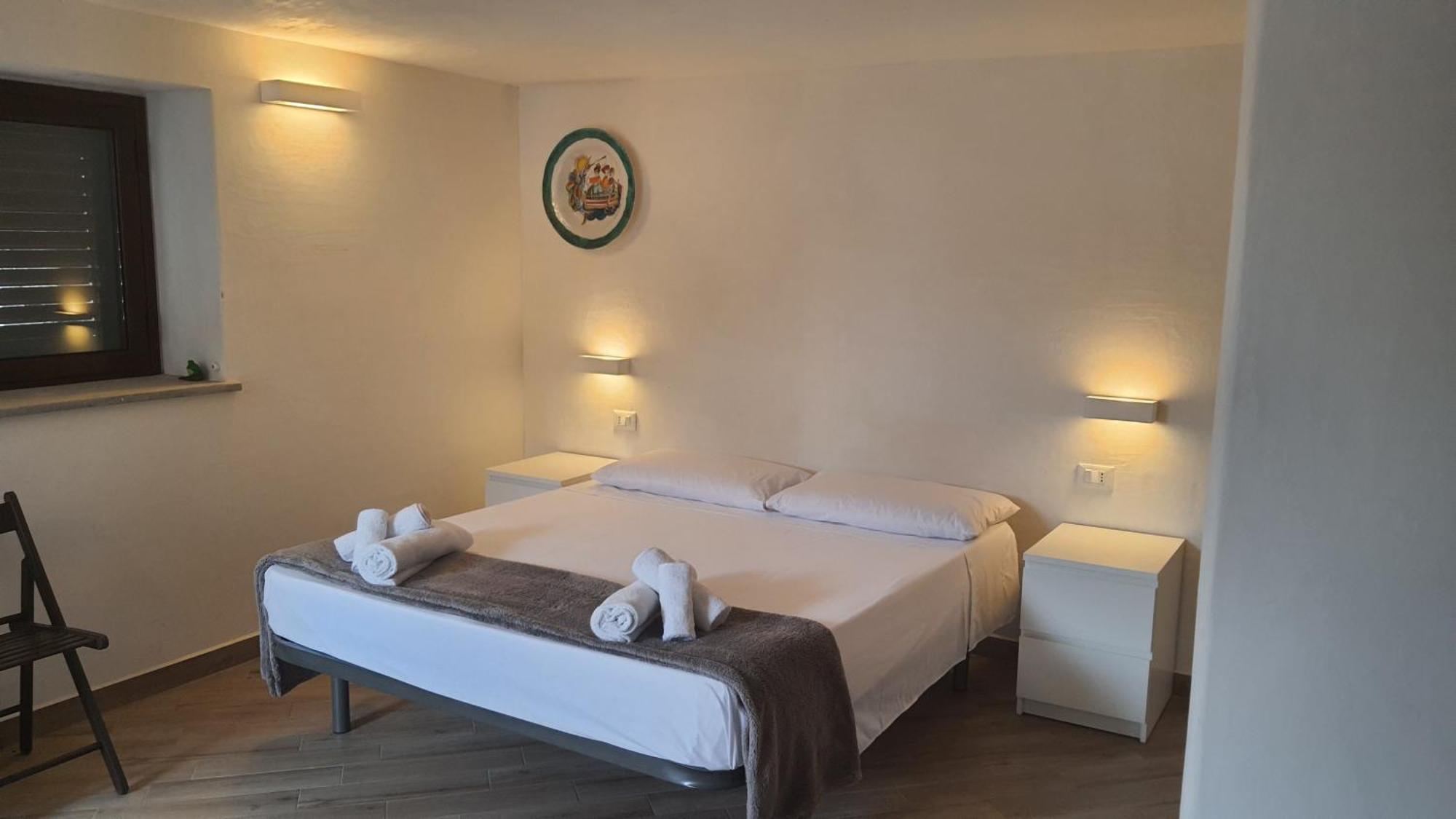 Hotel Sotto La Torre E Sopra Il Porticciolo à Isola di Ustica Chambre photo