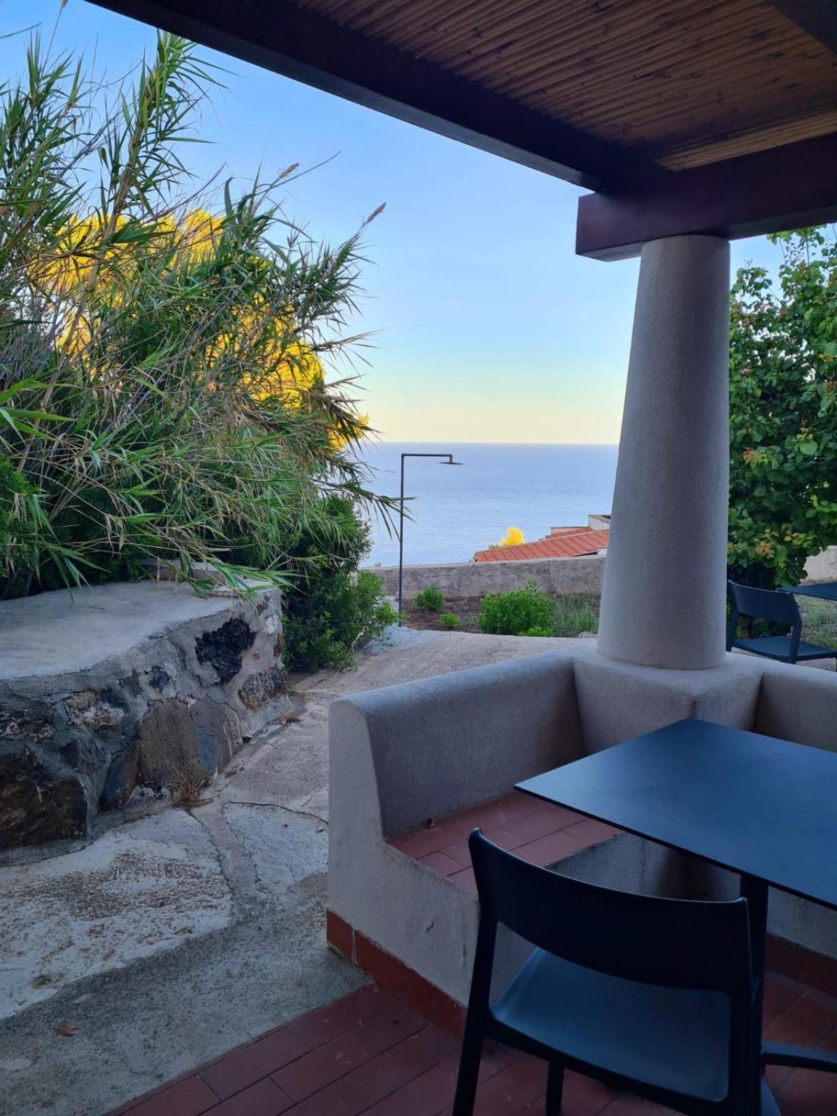 Hotel Sotto La Torre E Sopra Il Porticciolo à Isola di Ustica Extérieur photo